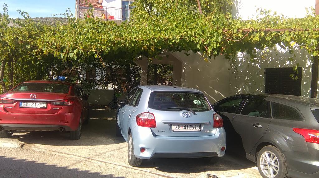 Apartments Iva I Marko Marina Exterior photo